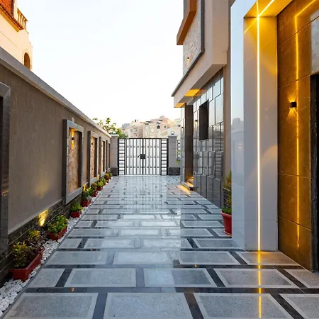Homtel Residence Auc-3